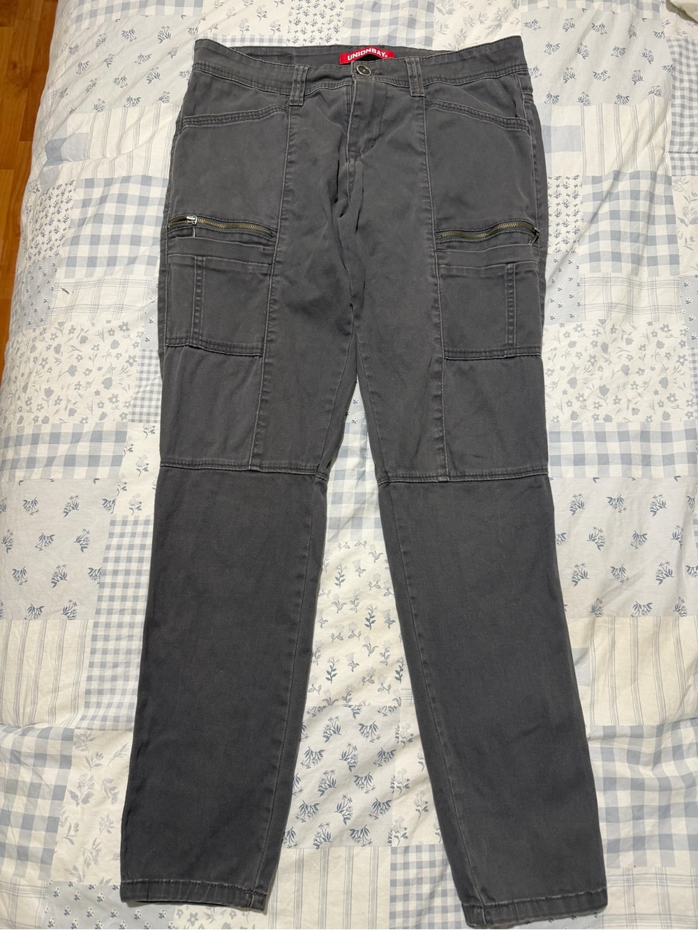 Unionbay Gray Utility Cargo Pants #y2k #trending #2000s #streetwear